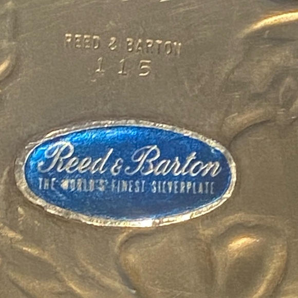 Reed and Barton Silver plated Embossed Strawberry Bowl - Picture 2 of 10